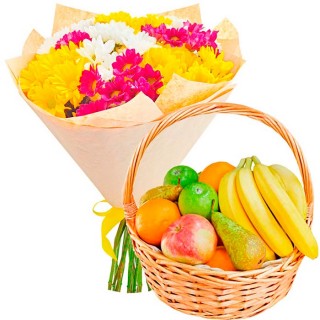 Подарочный набор фруктовая корзина и букет из хризантем